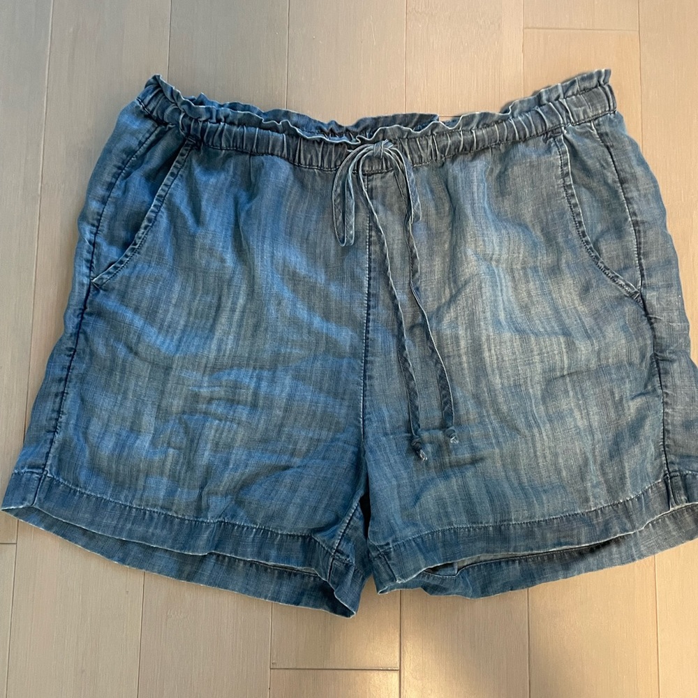 Cloth & stone from Anthropologie shorts